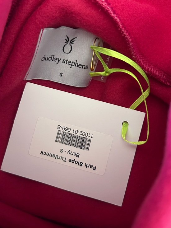 NWT Dudley Stephen’s Berry Long Sleeve Park Slope Turtle Neck Sweater Size Small - Picture 4 of 5